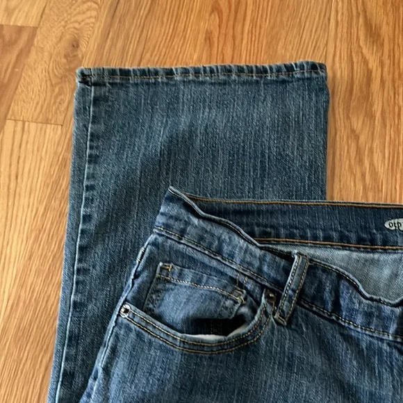 Old Navy Mid-Rise Medium-Wash Boot-Cut Jeans for Women Size 10 - Picture 3 of 6